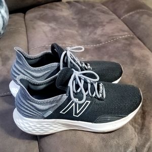 Womens New Balance Size 9